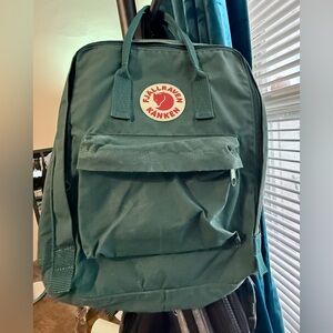 Fjallraven Kanken Backpack Arctic Green